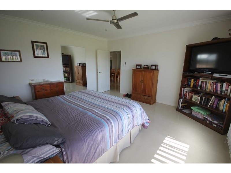 30 Shoalmarra Drive, Mount Low QLD 4818