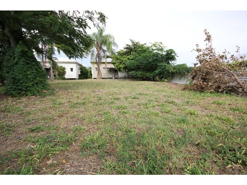 33 Mitchell Street, North Ward QLD 4810