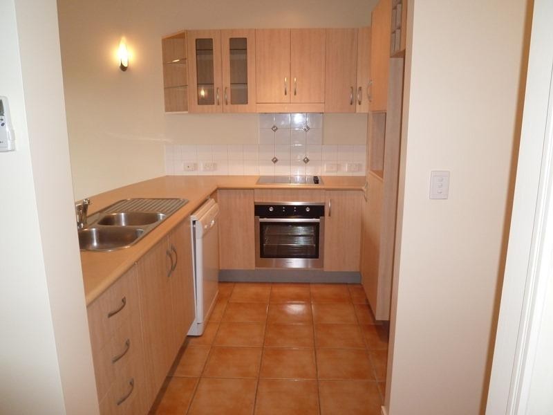 36/18 Sir Leslie Thiess Drive, Townsville City QLD 4810
