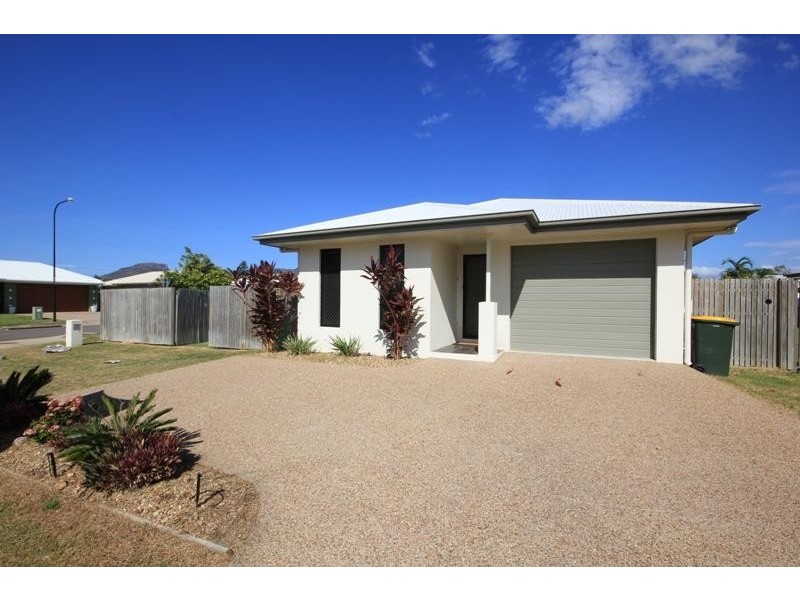 1 Yarra Crescent, Kelso QLD 4815