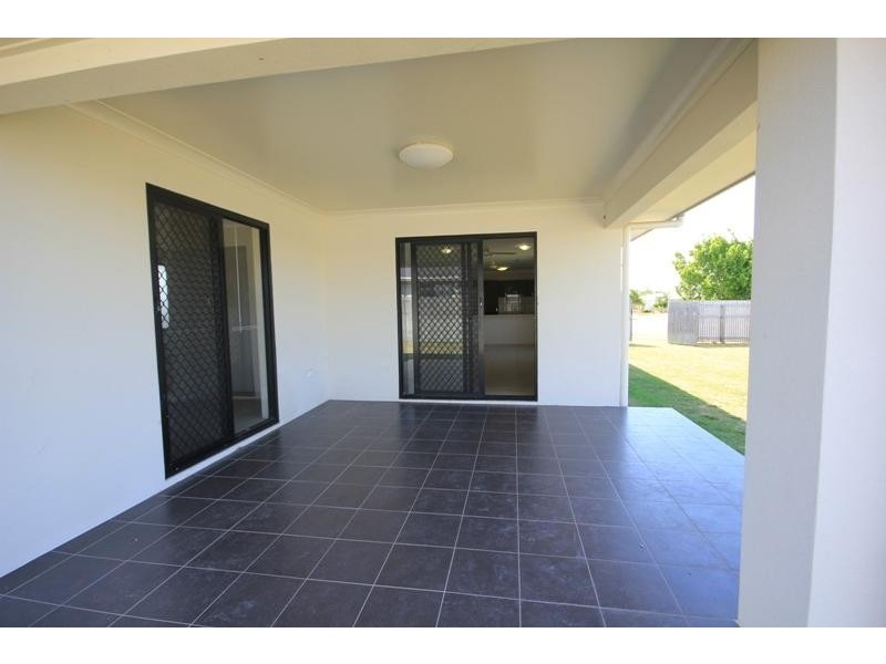 1 Yarra Crescent, Kelso QLD 4815