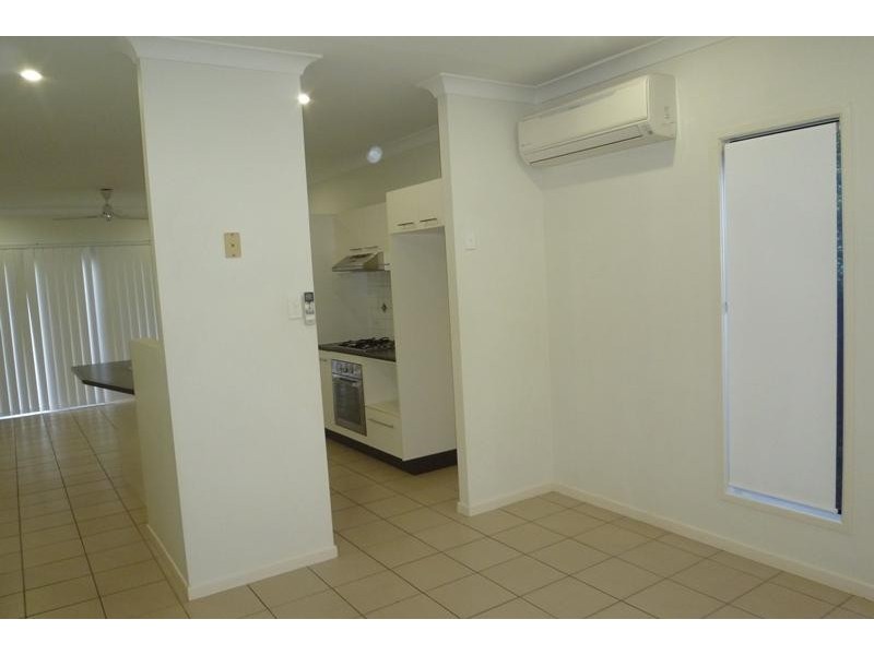 8/1339 Riverway  Drive, Kelso QLD 4815