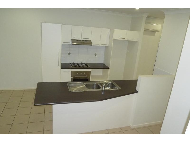 8/1339 Riverway  Drive, Kelso QLD 4815