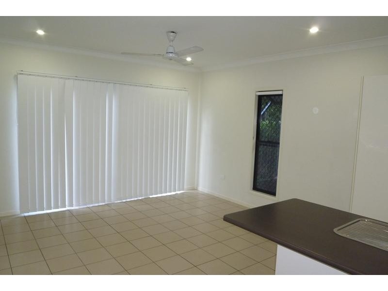 8/1339 Riverway  Drive, Kelso QLD 4815