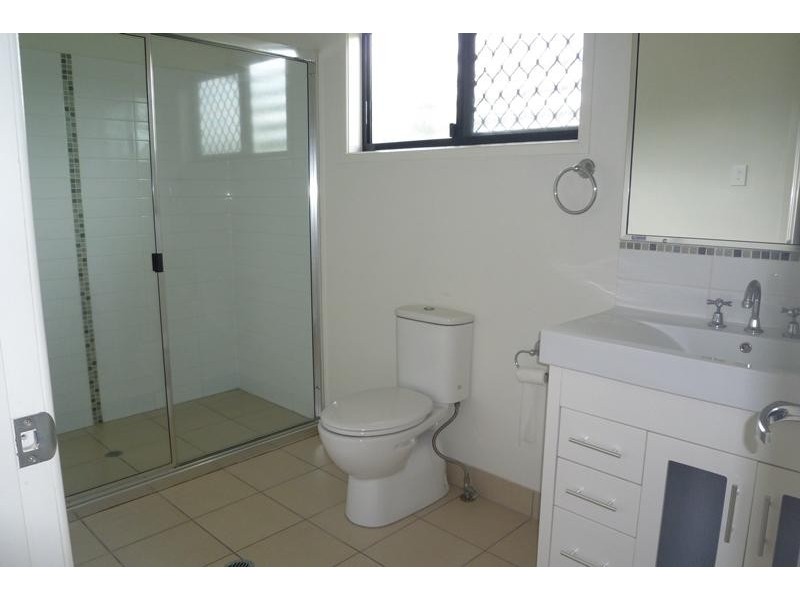 8/1339 Riverway  Drive, Kelso QLD 4815