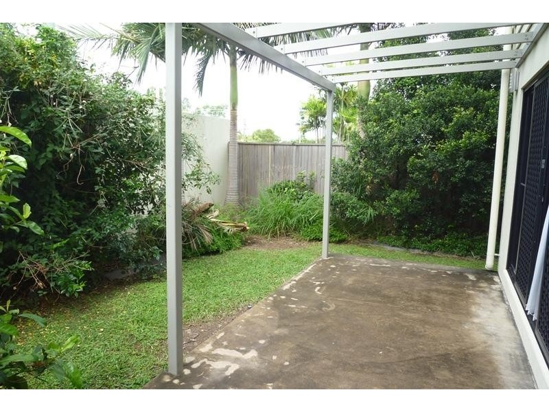 8/1339 Riverway  Drive, Kelso QLD 4815