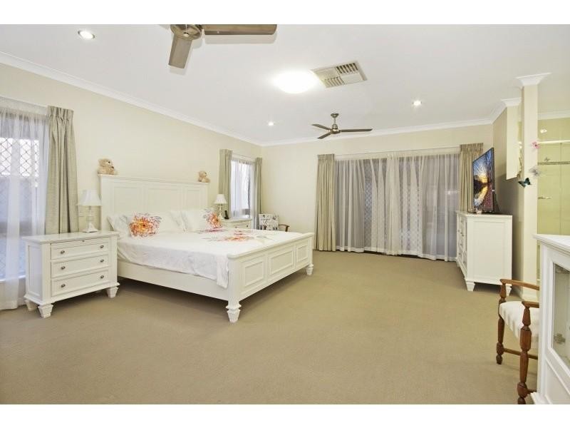 39 Shoalmarra  Drive MOUNT LOW 4818, Mount Low QLD 4818