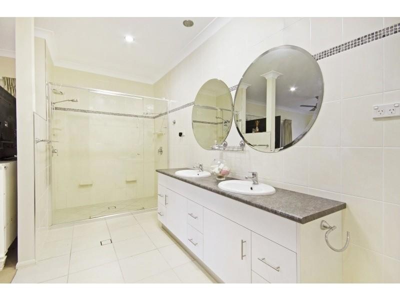 39 Shoalmarra  Drive MOUNT LOW 4818, Mount Low QLD 4818