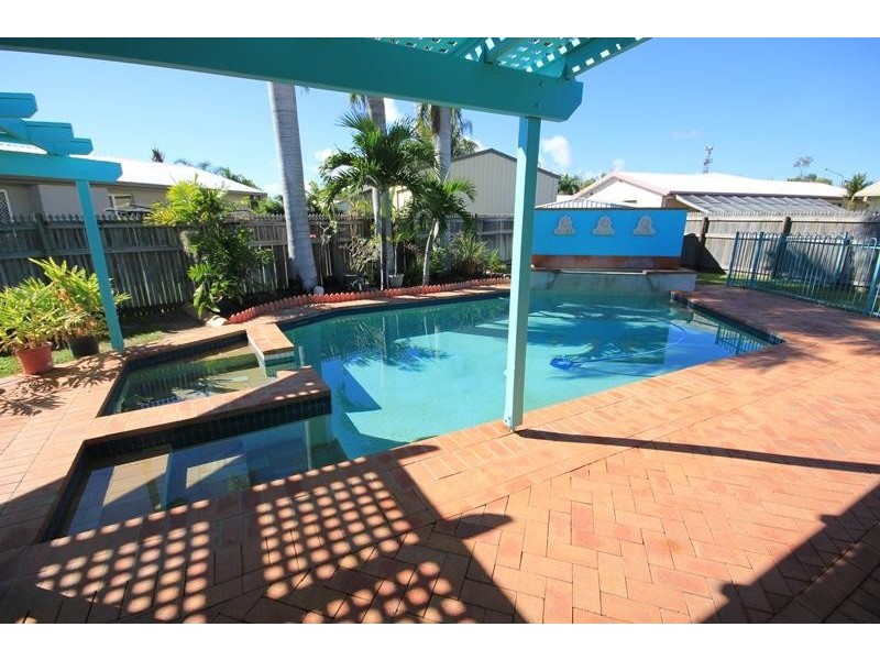 8 Bryony  Court, Kirwan QLD 4817