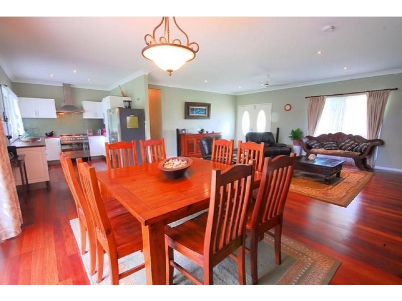 16 Toolakea Beach Road, Bluewater QLD 4818