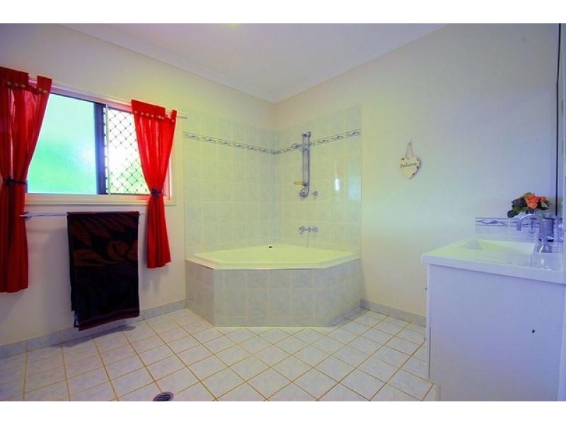 16 Toolakea Beach Road, Bluewater QLD 4818