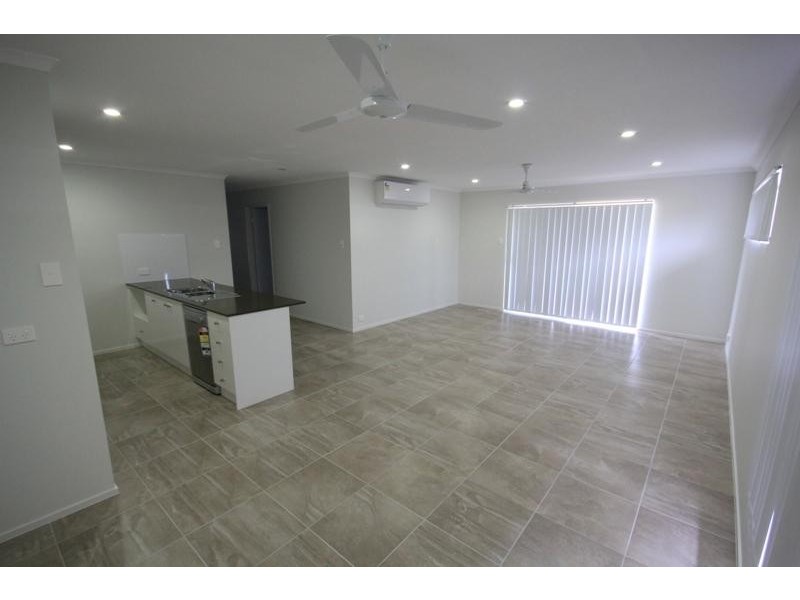 1 Tooma Lane, Kelso QLD 4815