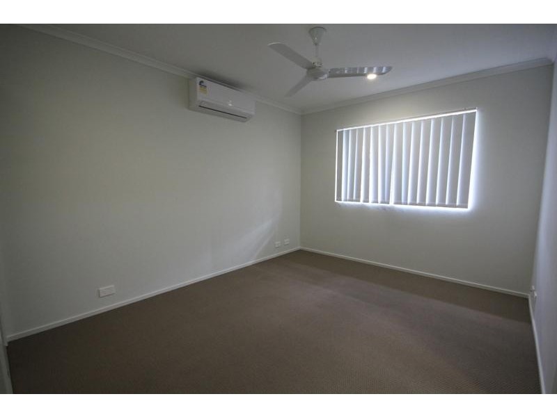 1 Tooma Lane, Kelso QLD 4815