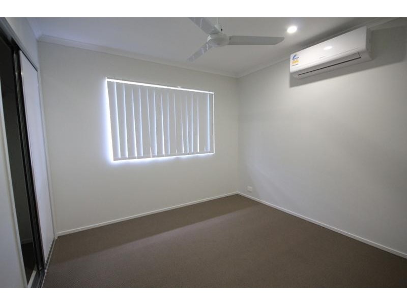 1 Tooma Lane, Kelso QLD 4815