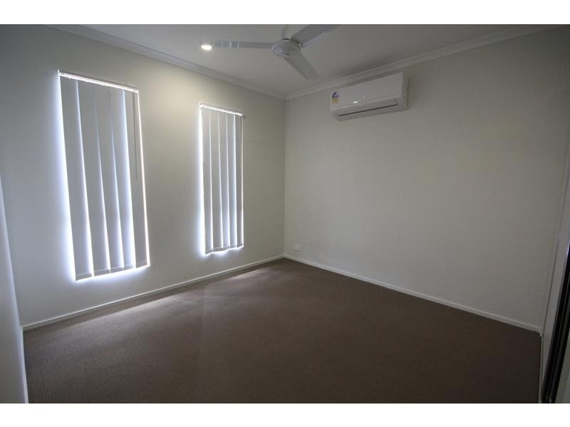 1 Tooma Lane, Kelso QLD 4815