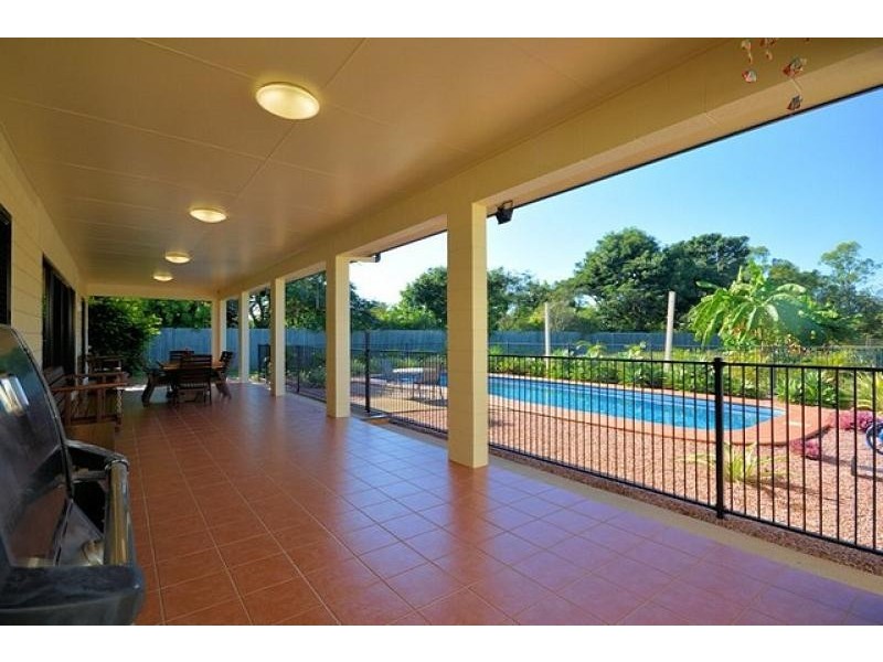 74 Toolakea Beach  Road, Bluewater QLD 4818