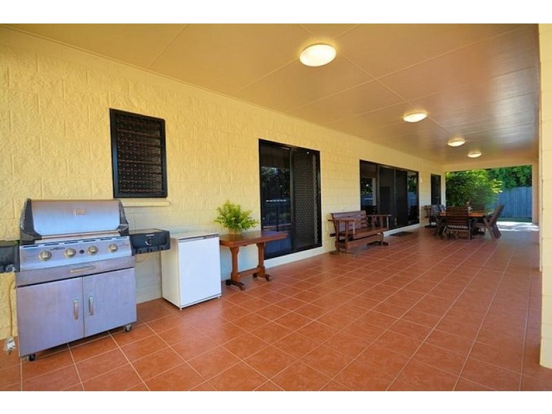 74 Toolakea Beach  Road, Bluewater QLD 4818