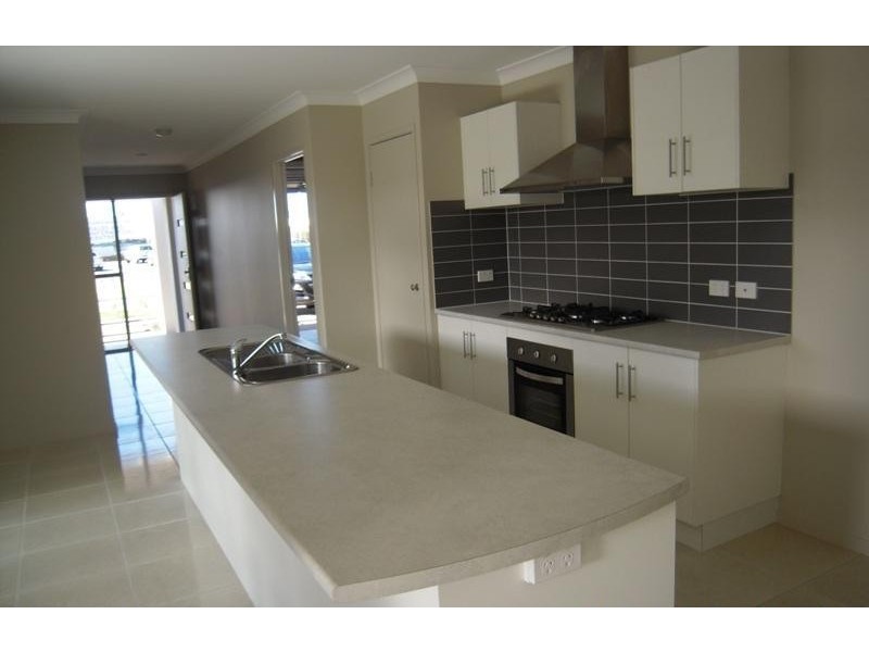 14 Iona  Avenue, Burdell QLD 4818