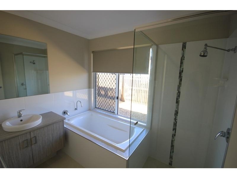 14 Iona  Avenue, Burdell QLD 4818