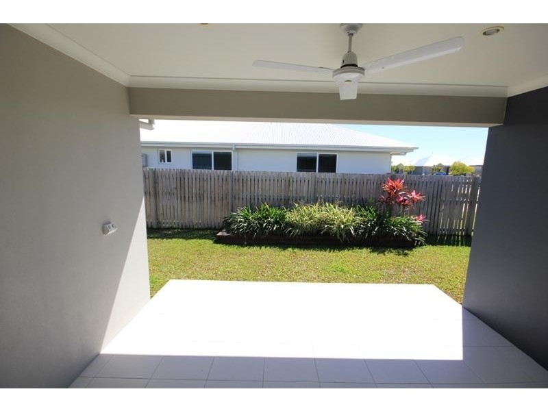 14 Iona  Avenue, Burdell QLD 4818