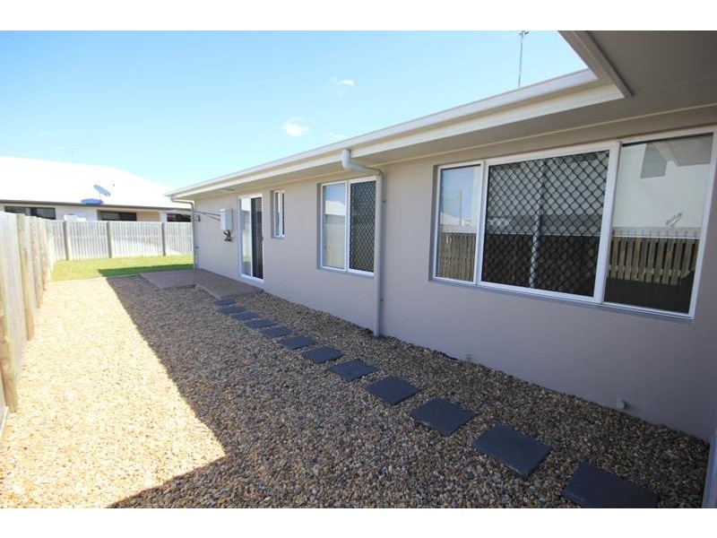 14 Iona  Avenue, Burdell QLD 4818