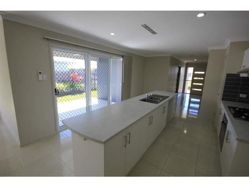 14 Iona Avenue, Burdell QLD 4818