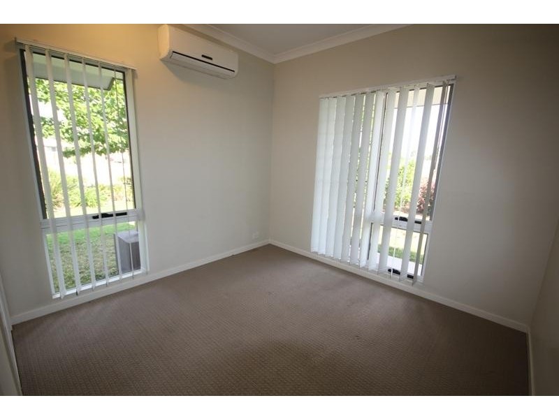 1 Corang Way, Kelso QLD 4815