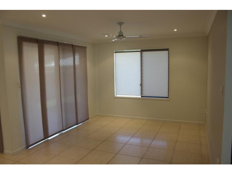 6 Sanderling Circuit, Kelso QLD 4815