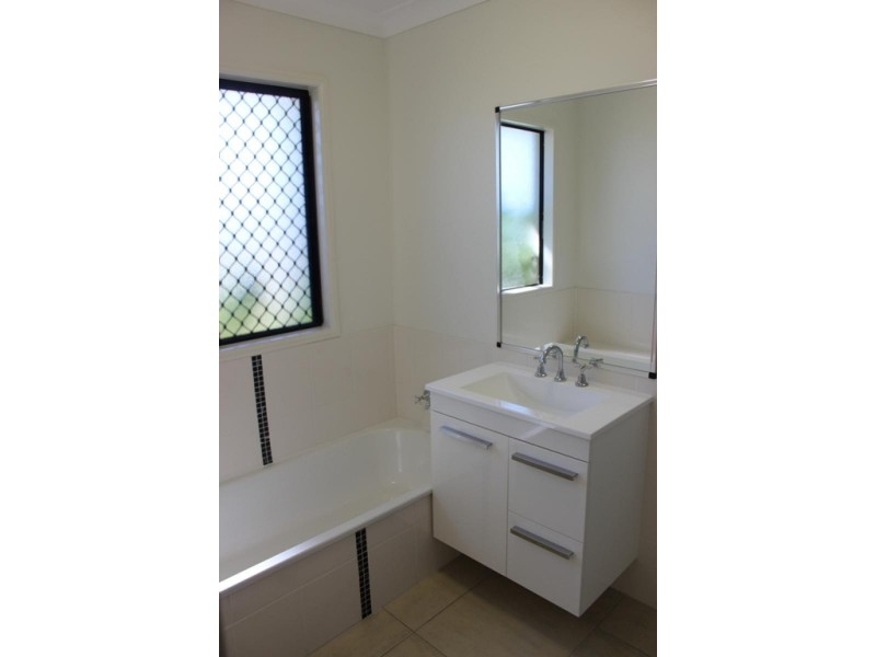 6 Sanderling Circuit, Kelso QLD 4815