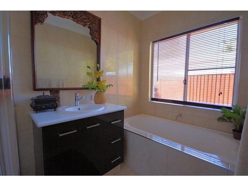113 the Esplanade, Toolakea QLD 4818
