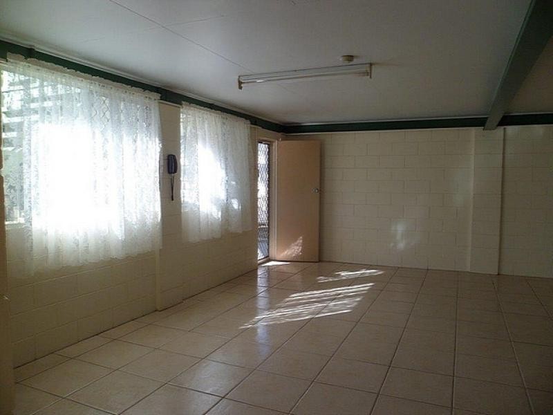 1528 Riverway  Drive, Kelso QLD 4815