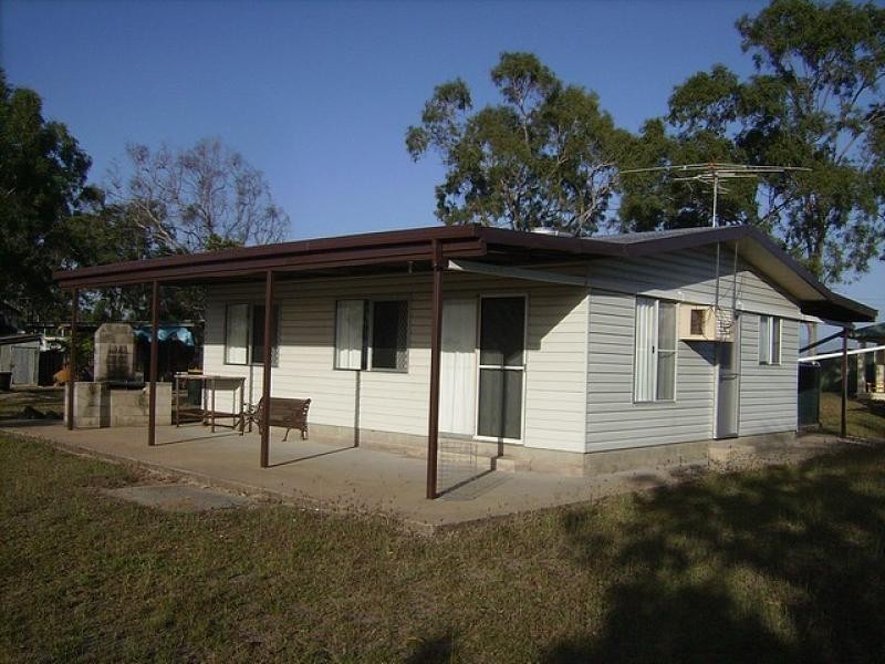 4 esplanade, Jerona QLD 4809