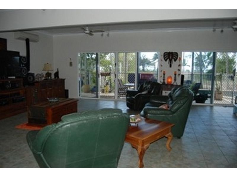 30 the Esplanade, Toolakea QLD 4818