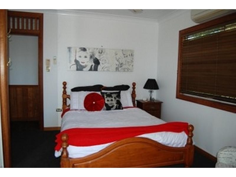 30 the Esplanade, Toolakea QLD 4818