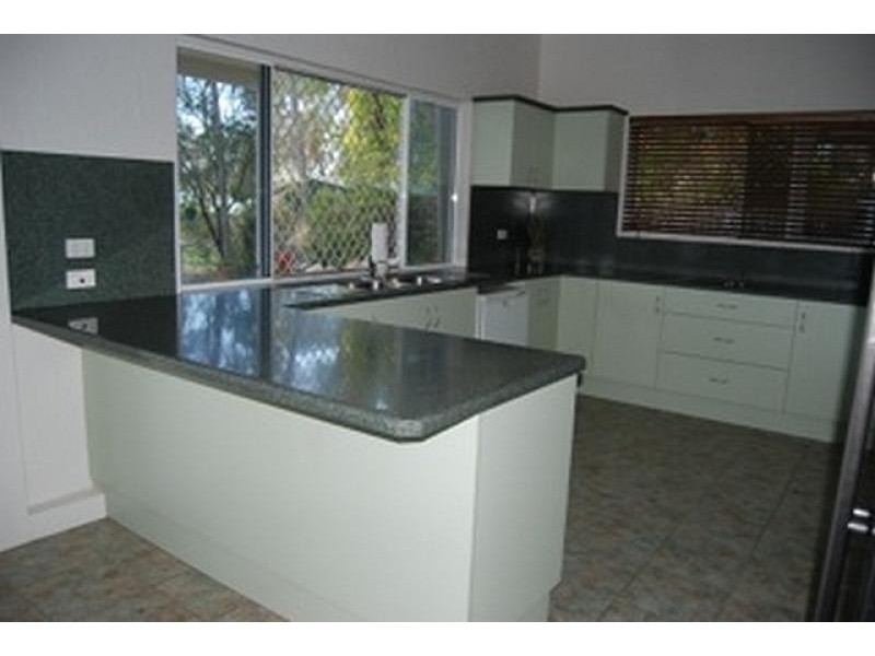 30 the Esplanade, Toolakea QLD 4818