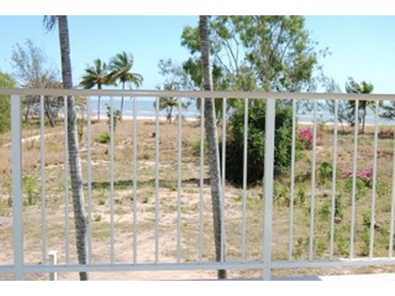 30 the Esplanade, Toolakea QLD 4818