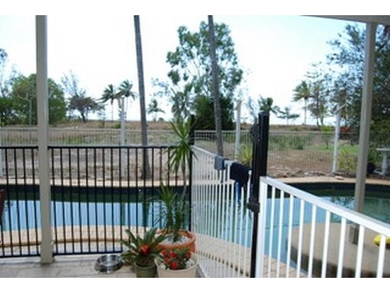 30 the Esplanade, Toolakea QLD 4818