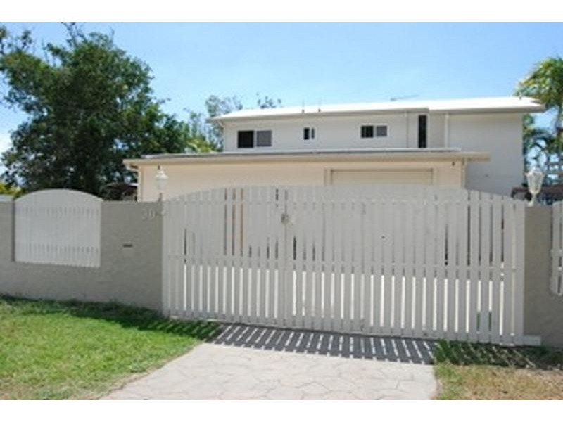 30 the Esplanade, Toolakea QLD 4818