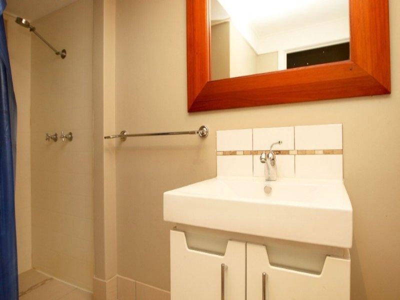 8/2 Healy Street, Mundingburra QLD 4812