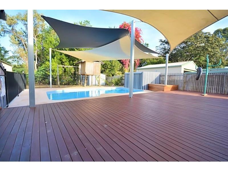 6 Island Street, Saunders Beach QLD 4818