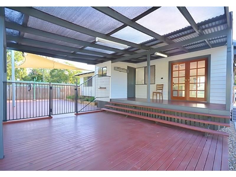 6 Island Street, Saunders Beach QLD 4818