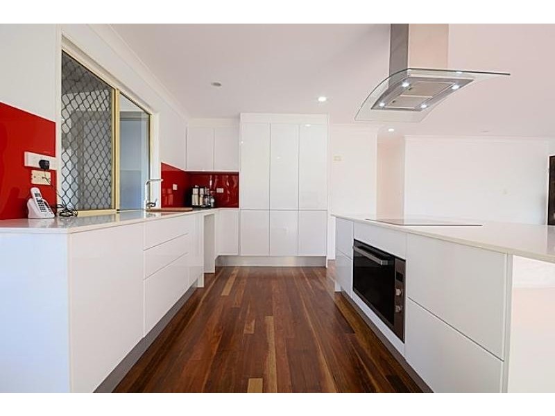 6 Island Street, Saunders Beach QLD 4818