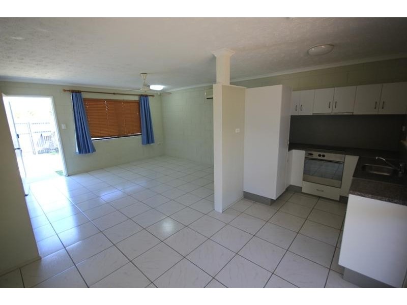 12 Banfield Drive, Mount Louisa QLD 4814