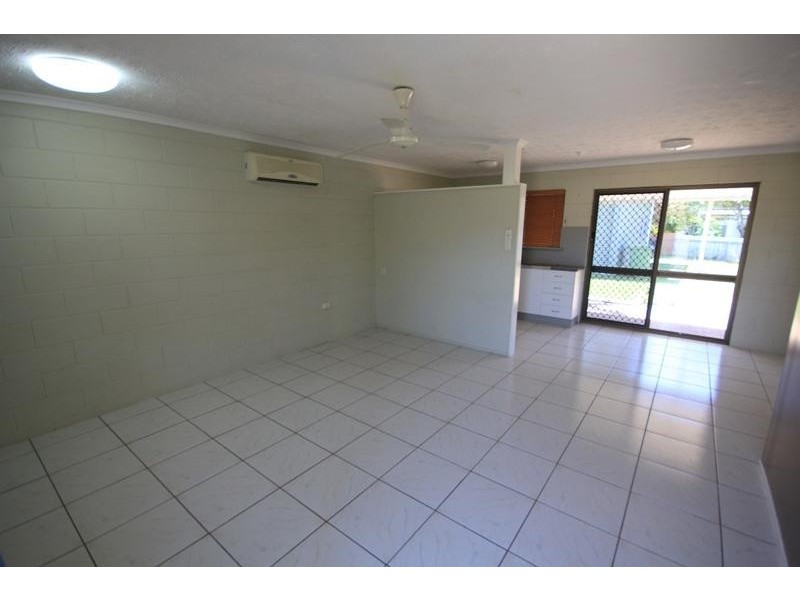 12 Banfield Drive, Mount Louisa QLD 4814