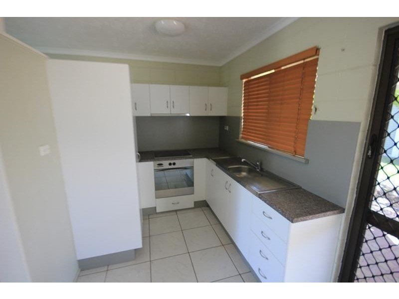 12 Banfield Drive, Mount Louisa QLD 4814