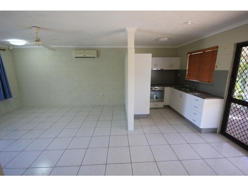 12 Banfield Drive, Mount Louisa QLD 4814