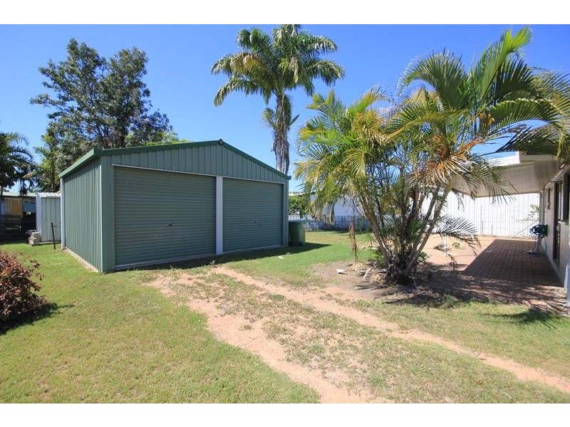 12 Banfield Drive, Mount Louisa QLD 4814