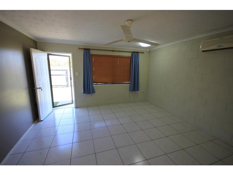 12 Banfield Drive, Mount Louisa QLD 4814