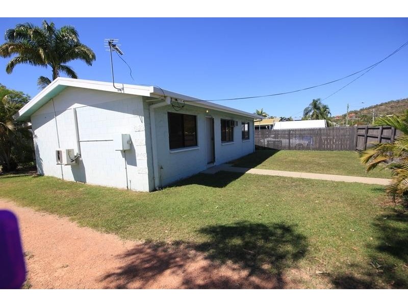 12 Banfield Drive, Mount Louisa QLD 4814