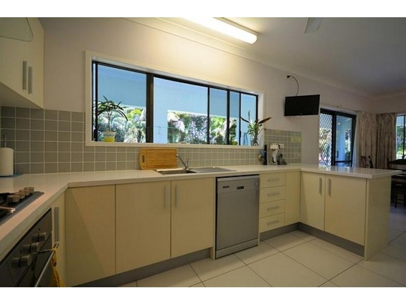 103 Toolakea Beach  Road, Bluewater QLD 4818